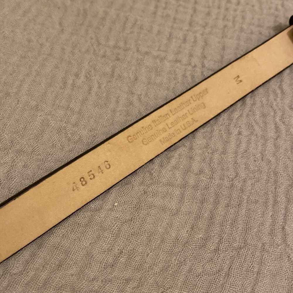 St. JOHN Elegant BROWN Leather Belt with Gold Buckle. Size M . EUC - Picture 4 of 11
